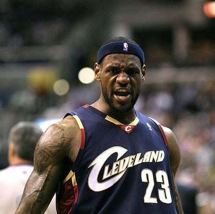 Em 2007, King James liderou o Cavaliers, que possuía um elenco limitado, rumo a uma inédita final da NBA, perdida para o San Antonio Spurs por 4-0.