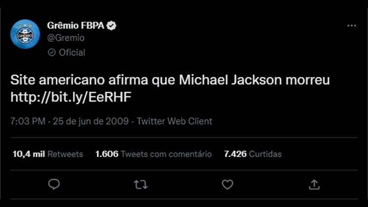 Em 2009, o perfil oficial do Grêmio prestou um serviço de utilidade pública e informou o falecimento de Michael Jackson, astro da música pop. 
