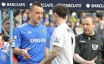 Em 2009, um caso abalou a Inglaterra e o mundo: o zagueiro John Terry (foto), que era casado, se envolveu com a mulher de Wayne Bridge, seu ex-companheiro de Chelsea, mas que na época jogava no Manchester City. No ano seguinte, num jogo entre as equipes, eles não se cumprimentaram. 