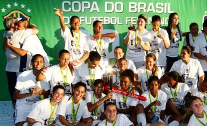 Em 2011, o Foz Cataratas foi campeão da Copa do Brasil. Naquele mesmo ano foi vice-campeão mundial, perdendo para o Santos. Em 2012, novo vice amargo para o Foz: o da Libertadores, para o Colo Colo. 