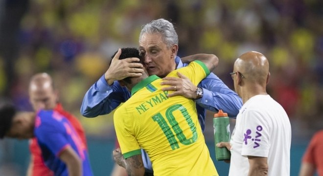 Sem seu escudo predileto, Neymar. Situação rara provocada pelo PSG