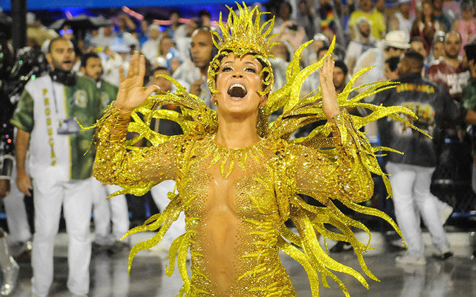  Em 2014, Claudia Leitte foi anunciada como rainha de bateria da tradicional escola de samba carioca Mocidade Independente de Padre Miguel.