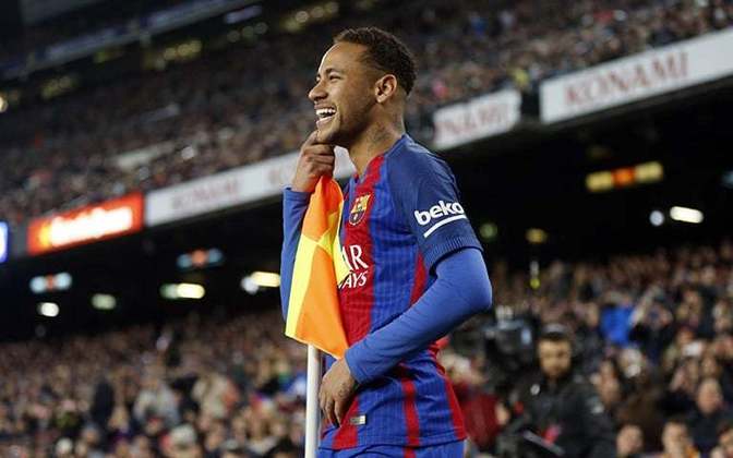 Em 2015, Neymar entrou na história do Barcelona, quando foi um dos protagonistas do Barcelona campeão espanhol, europeu e mundial. Naquele ano, o cabelo que dominou a sua rotina foi o cabelo raspado, quase careca. 