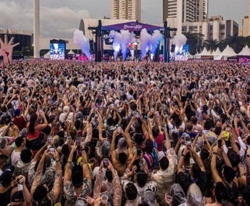 Em 2024, a programação da Arena Carnaval SP tem Belo Sorriso, Ensaios da Anitta e Bloco do Silva. 