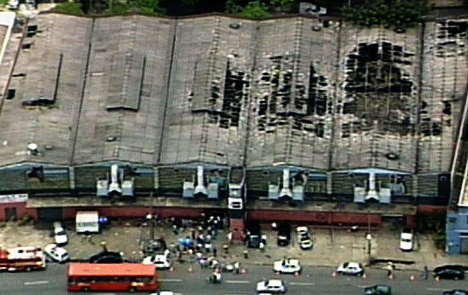 Em 24/11/2001, o Canecão Mineiro pegou fogo, deixando 7 mortos e 197 feridos. A boate não tinha alvará nem proteção contra incêndio, que começou quando um músico acendeu um sinalizador.  