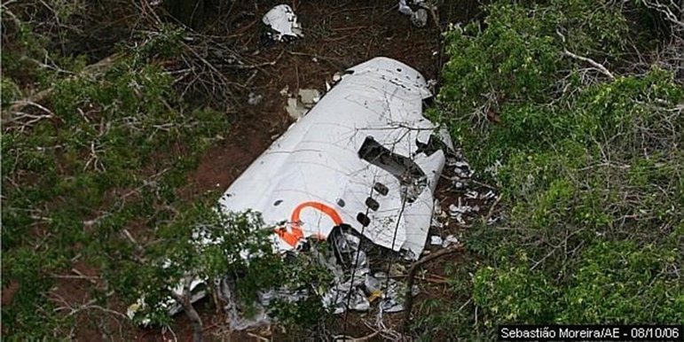  Em 29/09/2006, um avião da Gol que seguia de Manaus para o Rio de Janeiro com escala em Brasília, colidiu no ar com um Legacy da Embraer quando sobrevoava o Mato Grosso. O avião se despedaçou e caiu na Serra do Cachimbo. Os 154 tripulantes e passageiros morreram. 