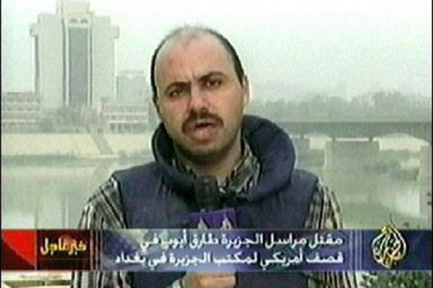 Em 8/4/2003, o cinegrafista jordaniano Tarek Ayub morreu quando fazia uma reportagem no telhado da sede da Al Jazeera, uma grande emissora iraquiana.
