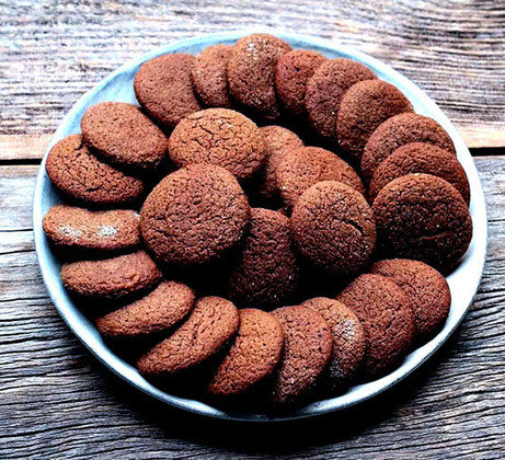  Em abril deste ano, outra pesquisa concluiu que os brasileiros estão comendo mais biscoitos, assim como pães. 