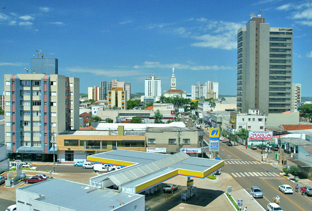 Em Apucarana, no Paraná, a Rua Áureo Caixote leva o nome do ex-jogador do Grêmio Esportivo e Recreativo Apucaranense e do Apucarana Futebol Clube. 