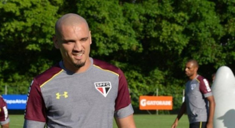 Em duas temporadas no Tricolor, Maicon disputou 74 jogos e marcou cinco gols. Saiu da equipe para jogar no Galatasaray (TUR). Hoje, está no Santos.