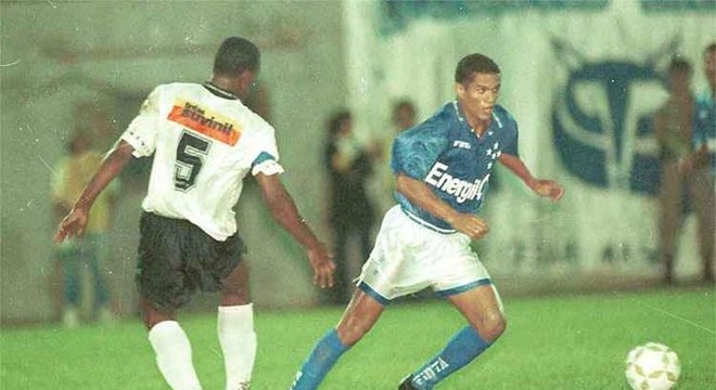 Em duelo pelas quartas de final da Copa do Brasil de 1996, o Cruzeiro goleou em casa por 4 a 0 no jogo de ida. O Corinthians venceu por 3 a 2 na volta, mas não impediu a class