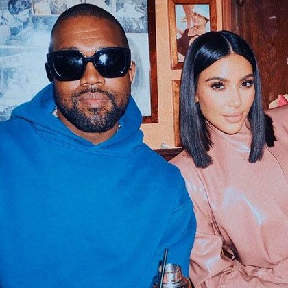Em entrevista ao Access Hollywood, a Kardashian revelou que ela que foi atrás de Kanye:  