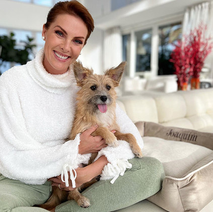 Em fevereiro, a apresentadora Ana Hickmann contou que adotou um cachorro que ela encontrou abandonado na rua. O animal agora se chama Joaquim. 