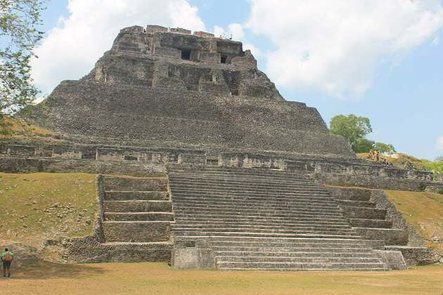 Em janeiro de 2023, um grupo de arqueólogos identificou vestígios importantes a respeito da civilização Maia no sítio arqueológico de La Cuenca Mirador Calakmul, entre o norte da Guatemala e o sul do México. Os pesquisadores identificaram uma rede de estradas, edifícios e assentamentos.