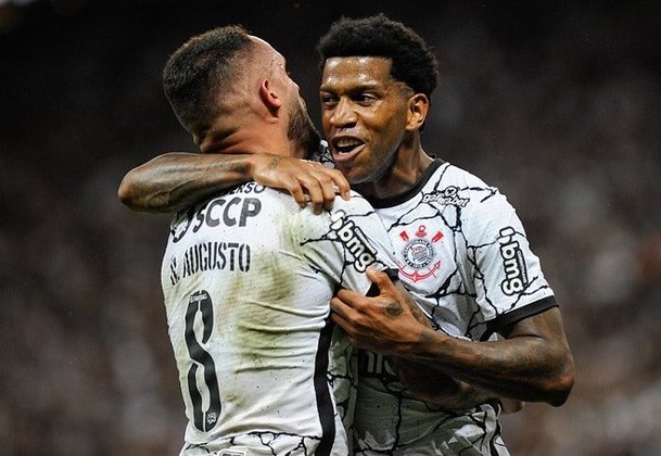 Em jogo único válido pelas quartas de final do Paulistão 2022, o Corinthians venceu o Guarani nos pênaltis, por 7 a 6, após 1 a 1 no tempo normal, com gols de Gil e João Victor. Veja as notas dos jogadores do Timão e os pontos positivos e negativos do Bugre.