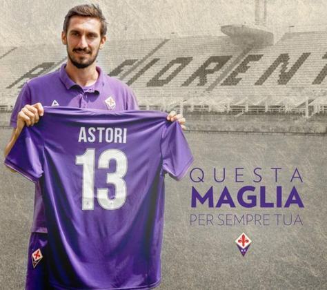 Em março de 2018, Davide Astori faleceu antes de uma partida da Fiorentina. Como homenagem, o clube italiano aposentou a camisa 13. O Cagliari também realizou o mesmo feito