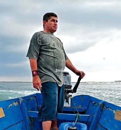 Em novembro de 2012, José Salvador Alvarenga saiu de Costa Azul, em Chiapas, no México, com um bote para pescar.  Ele estava acompanhado do amigo Ezequiel Córdoba 