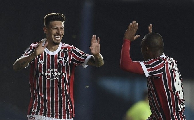 Em partida válida pela 23ª rodada do Brasileirão, o São Paulo empatou com a Chapecoense por 1 a 1, na Arena Condá. Rigoni marcou o gol do tricolor paulista e Mike anotou o tento da Chape. Veja as notas dos jogadores do São Paulo e os pontos positivos e negativos da Chapecoense.