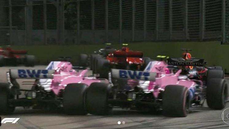 Em Singapura, foi a vez de Sergio Pérez colocar Esteban Ocon no muro. Eles formavam dupla na Force India