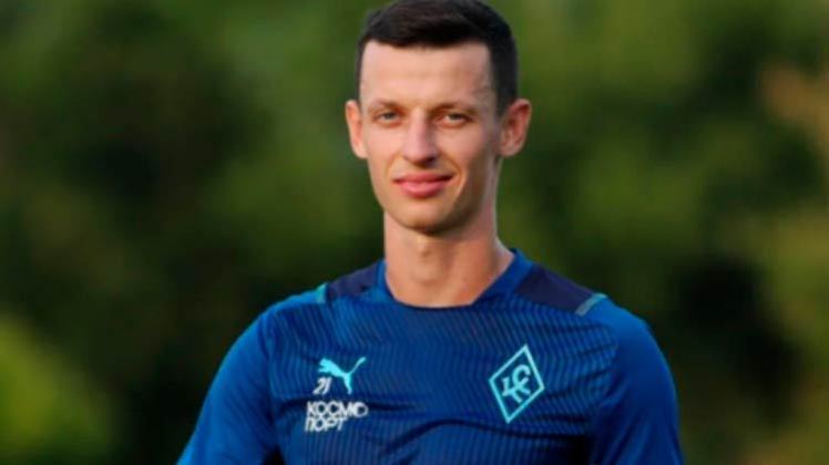 Em sua primeira temporada no futebol russo, o meia Dmytro fez a sua base no Shakhtar, até ser vendido para clubes menores da Ucrânia e chegar a ficar sem clube em 2017, retornando em 2018 aos gramados.