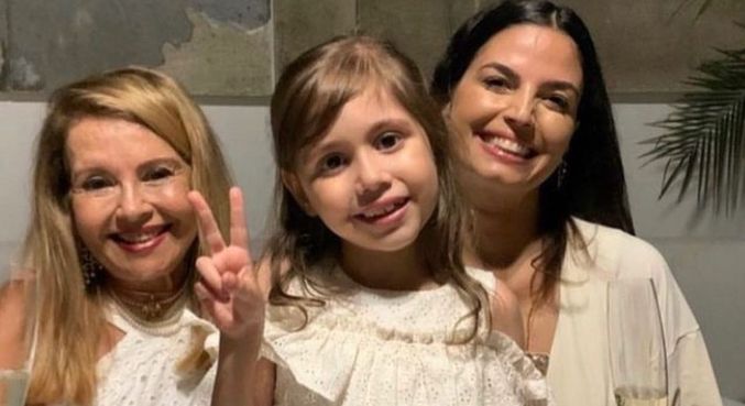 No dia do aniversário da mãe, Emanuelle desabafou sobre a morte da sobrinha