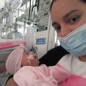 Manu já extubada, no hospital