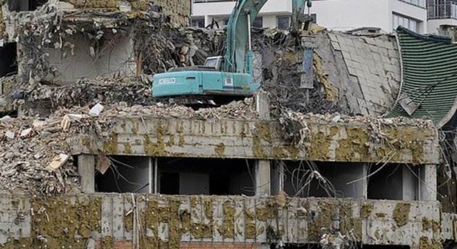 Aps o bombardeio de 1999, a sede da embaixada chinesa em Belgrado foi destruda