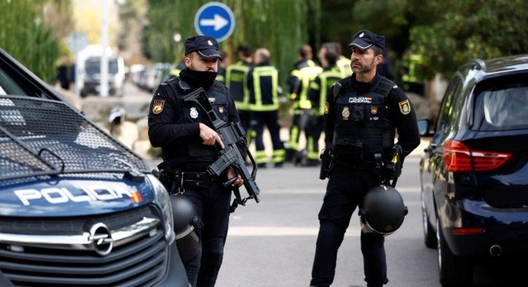 Embaixada da Espanha na Ucrânia recebeu uma carta-bomba que feriu um funcionário
