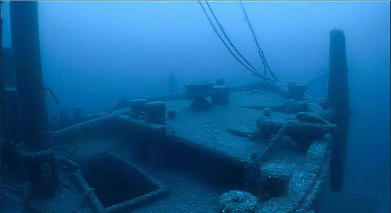 Barco afundou devido a uma falha no sistema do motor