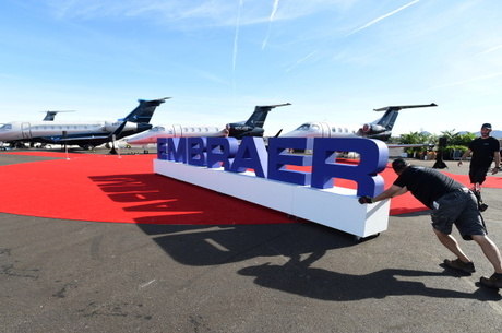 Boeing desiste de fusão com Embraer