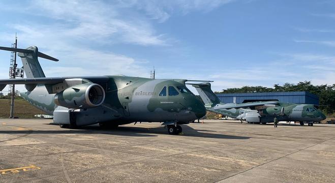 Dois aviões KC-390 farão entrega de materiais para Manaus