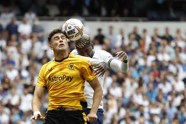 Emerson Royal: Ala-direito é titular do Tottenham, mas não foi tão efetivo no ataque contra o Wolverhampton como na estreia da Premier League. É o principal concorrente de Dani Alves.