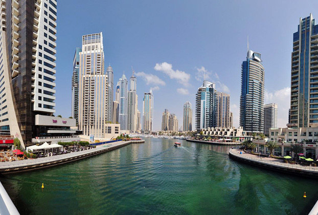 Emirados Árabes Unidos  - Ásia- 9,5 milhões de habitantes em 83.600 km2. Capital- Dubai