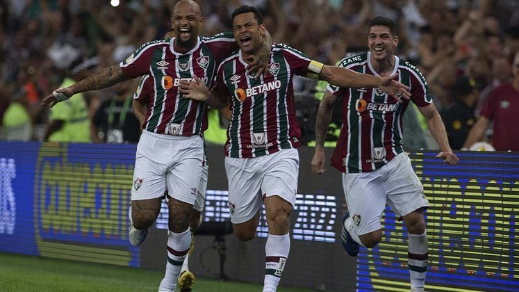 EMOÇÃO: A uma semana da despedida, Fred protagonizou mais um momento marcante com a camisa Tricolor. Na vitória Corinthians, no seu penúltimo jogo, o ídolo marcou o seu gol de número 199 pelo Fluminense. Na comemoração, se emocionou e chorou.