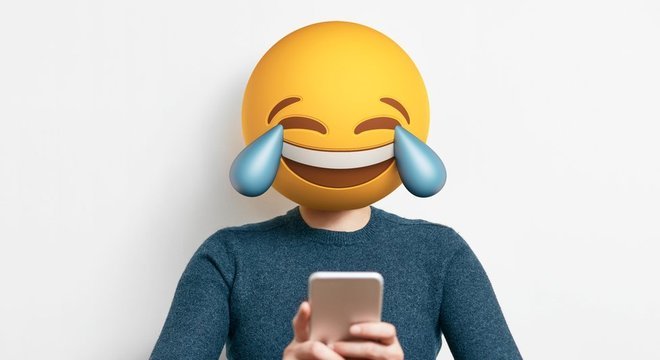 A carinha que 'chora de tanto rir' é o emoji mais popular tanto no Twitter quanto no Facebook