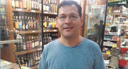 Homem tem paralisia do lado direito após sofrer AVC