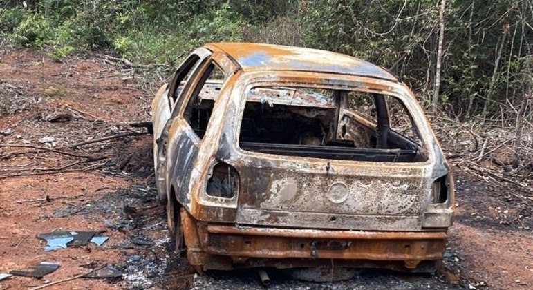 Corpo foi encontrado dentro de carro carbonizado perto da cidade de Machado (MG)