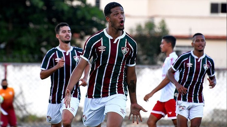 Emprestado ao Vitória até o fim de novembro, Samuel atuou em quatro partidas do Campeonato Carioca pelo Fluminense. O vínculo do jogador com a equipe tricolor é válido até dezembro de 2025.