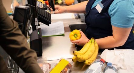 60% das dívidas no cartão têm origem no supermercado