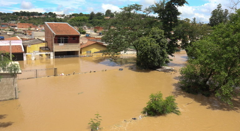 Capivari, no interior de SP, registrou a segunda maior enchente da história da cidade