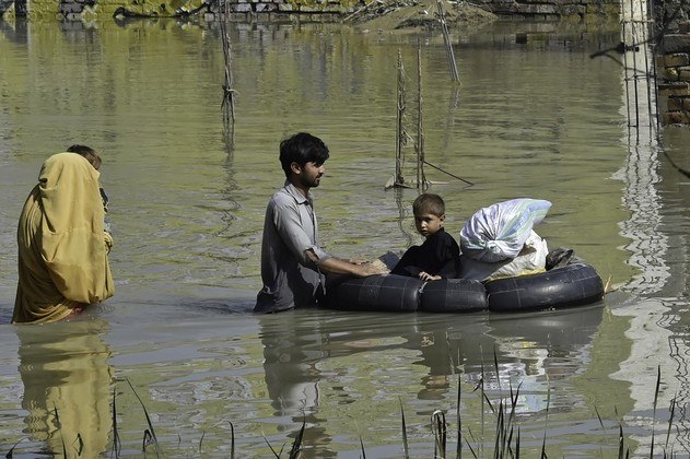 O poder do mal tempo em Panjal Sheikh surpreendeu Ghulam Rasool, de 80 anos. 
