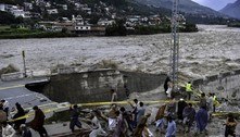 Chuva no Paquistão deixa 1.200 mortos; veja vídeos da inundação