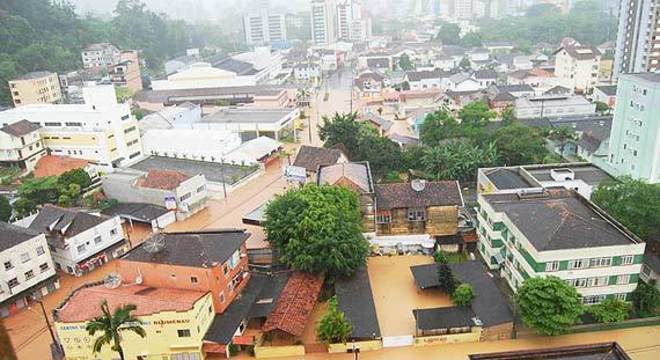 Enchentes - principais causas de inundações e histórico no Brasil