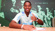 Endrick assina 1º contrato profissional no Palmeiras e avisa: 'Quero sempre mais'