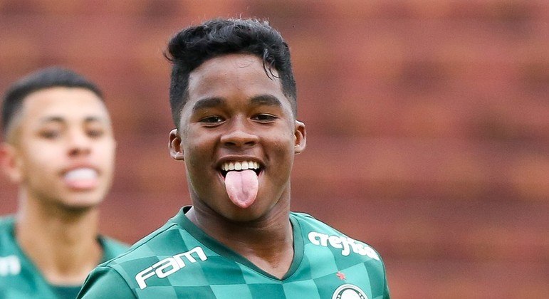 Endrick está inscrito na Libertadores. O mais jovem jogador da história do Palmeiras na competição