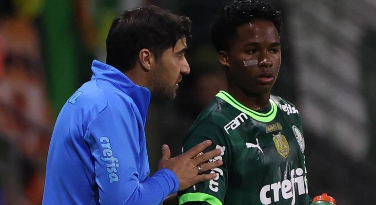 Abel Ferreira é sincero sobre Endrick. Sua preocupação é com o Palmeiras e não com o garoto de 17 anos