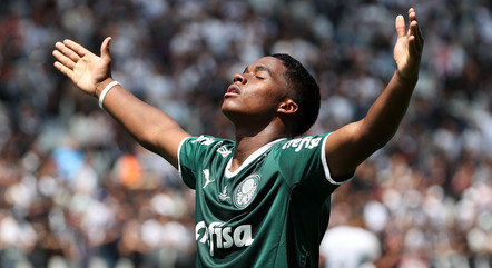 Endrick marcou seu primeiro gol pela Libertadores