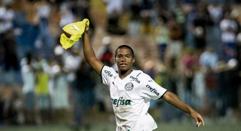 Endrick, destaque do Palmeiras na Copinha, fará 16 anos em julho