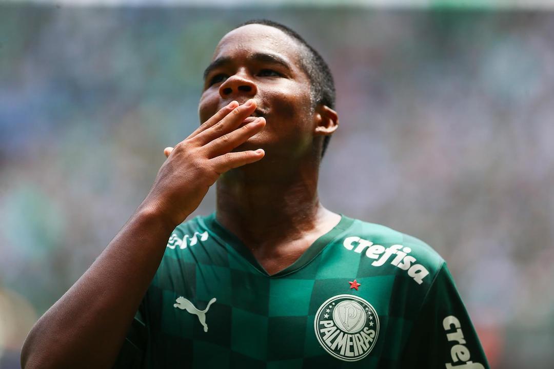 Jogador de 15 anos decidiu não polemizar com Abel Ferreira. Não vai ao Mundial. Nem à Disneylândia