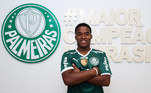 Endrick assinou na última quinta-feira (21) o primeiro contrato profissional pelo Palmeiras